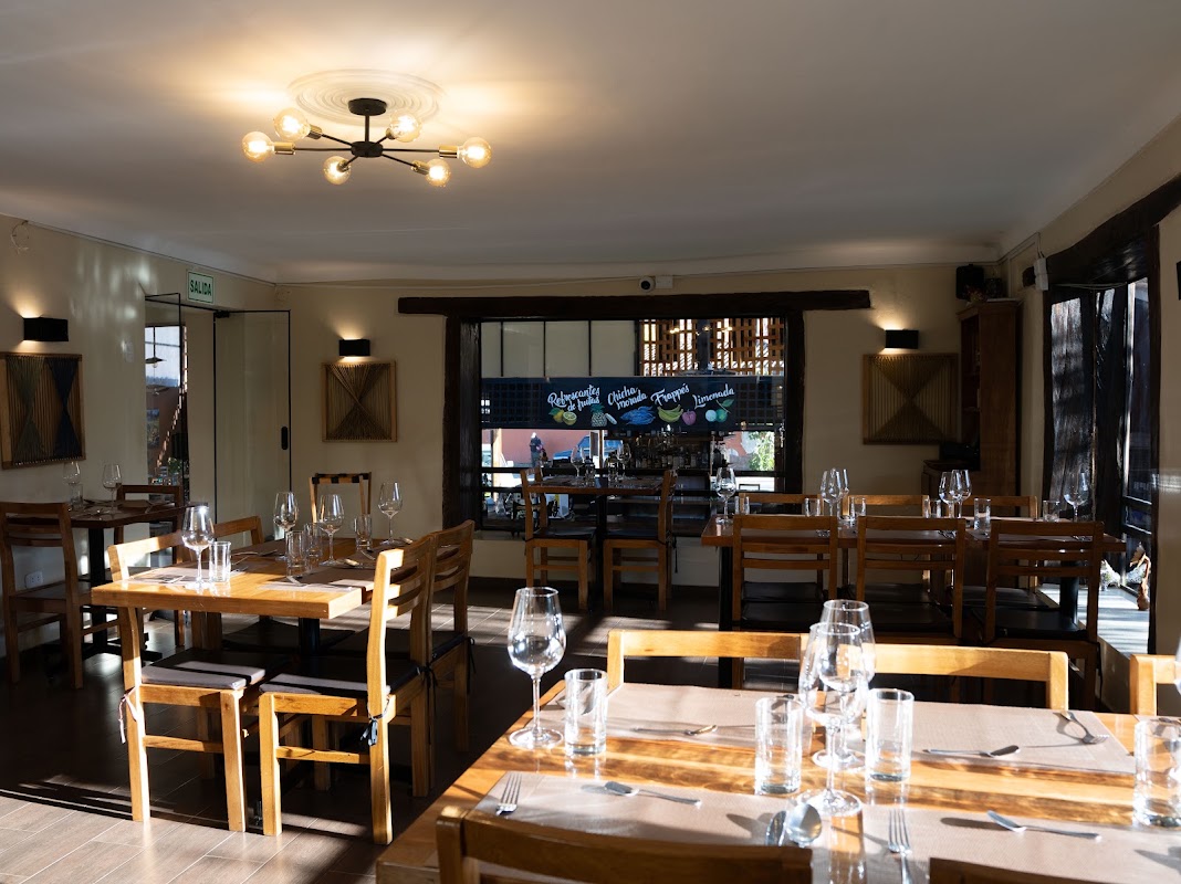 Native Peruvian Restaurant – Pista Huincho L2, Urubamba 08660 (photo 1)