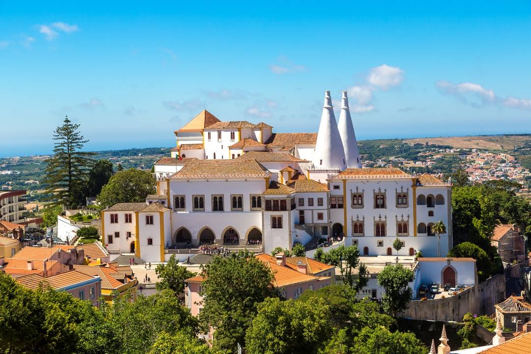 Palácio Nacional de Sintra – Largo Rainha Dona Amélia, 2710-616 Sintra, Portugal (photo 1)