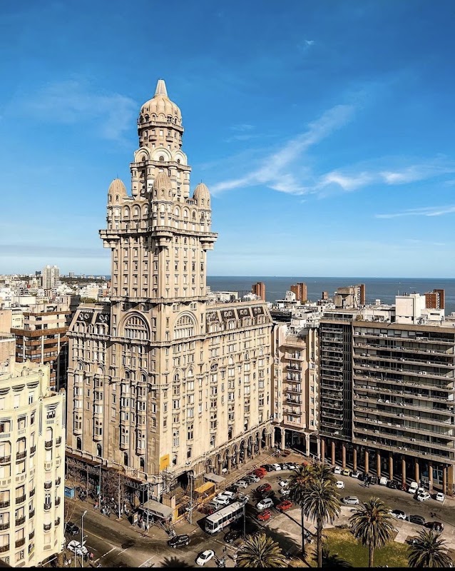 Palacio Salvo – Plaza Independencia 848, 11100 Montevideo (photo 1)