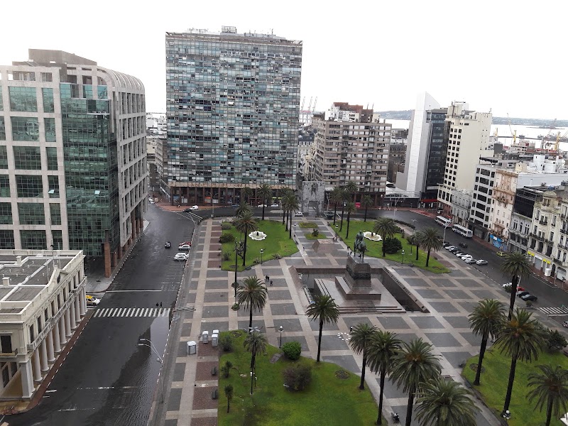 Palacio Salvo – Plaza Independencia 848, 11100 Montevideo (photo 2)
