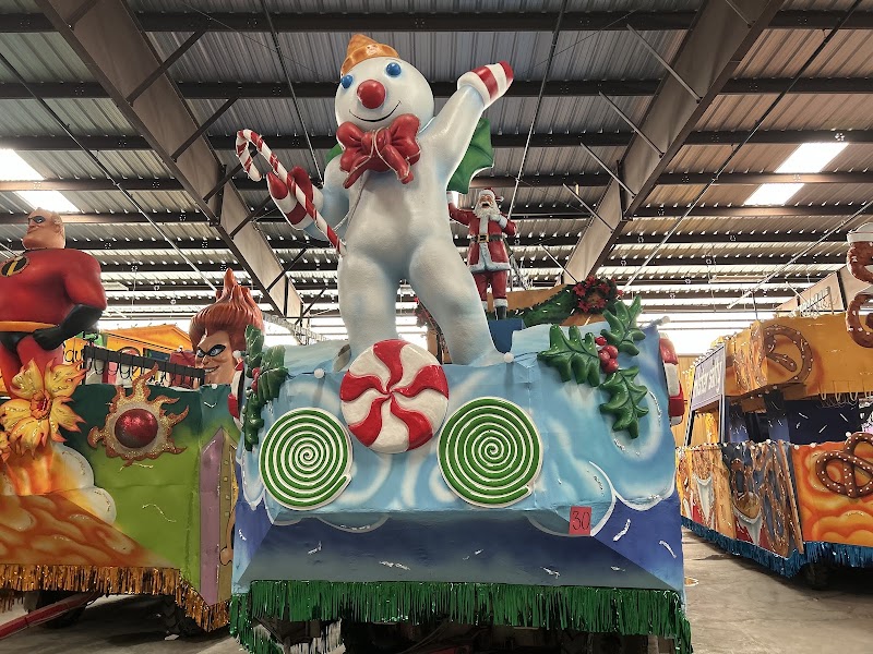 Parade Bacchus – St. Charles Ave & Lee Circle, New Orleans, LA (photo 2)