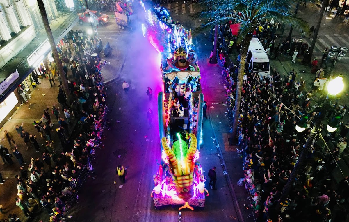 Parade Orpheus – St. Charles Ave & Lee Circle, New Orleans, LA (photo 1)