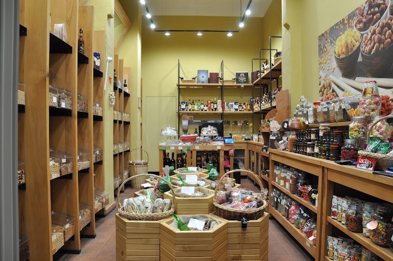 Pazari i Ri, le marché de Tirana – Pazari i Ri, Tiranë, Albania (photo 2)