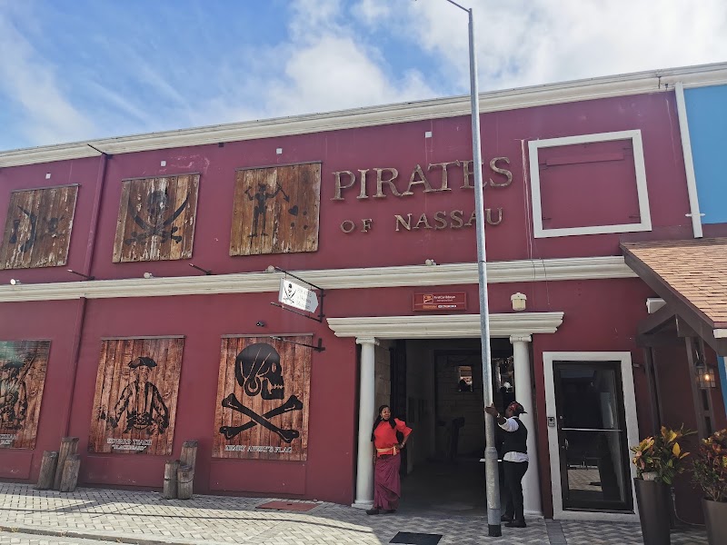 Pirates of Nassau – King and George St, Nassau (photo 2)