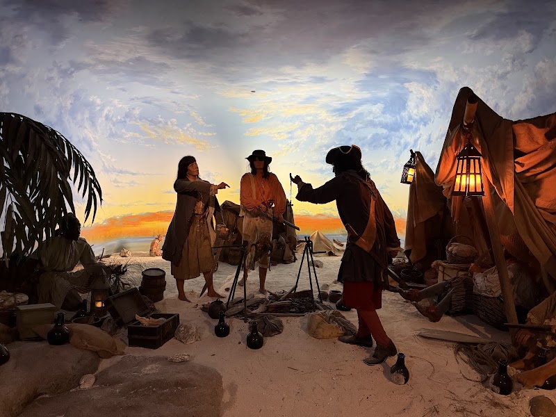 Pirates of Nassau – King and George St, Nassau (photo 3)