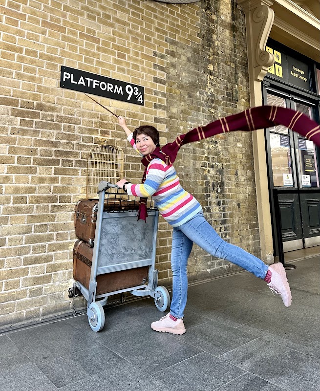 Platform 9 3/4 – King's Cross, Euston Rd., London N1C 4AP (photo 1)