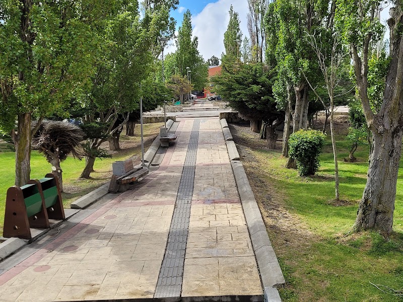 Plaza de Armas Arturo Prat – Tomás Rogers 143, Puerto Natales, Magallanes, Chili (photo 2)