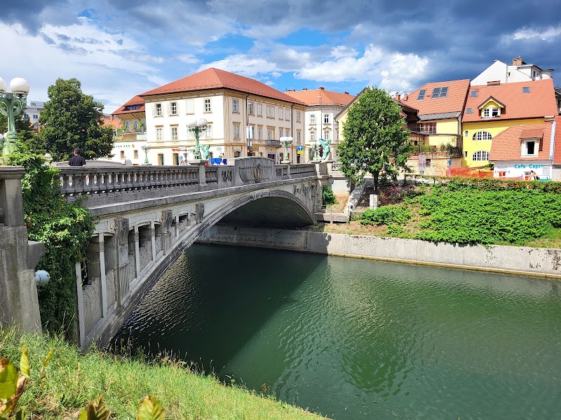 Pont des Dragons – Resljeva c. 2, 1000 Ljubljana, Slovénie (photo 2)