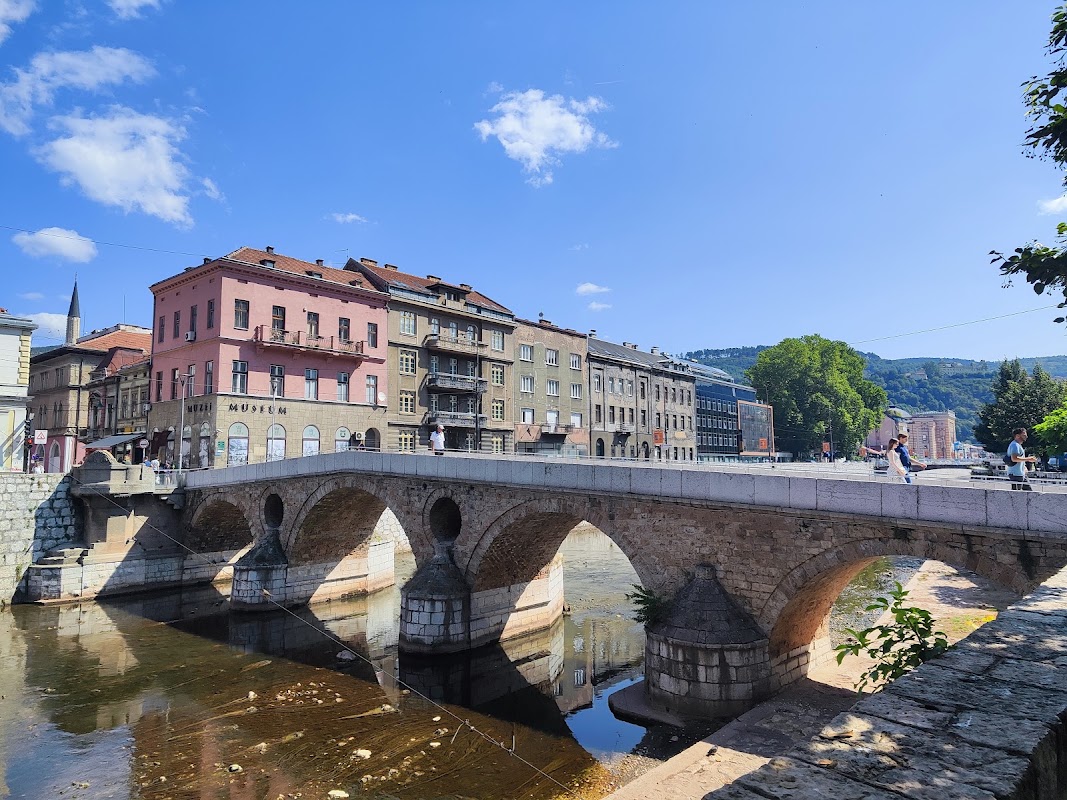 Pont latin – Obala Kulina bana, Sarajevo 71000 (photo 1)