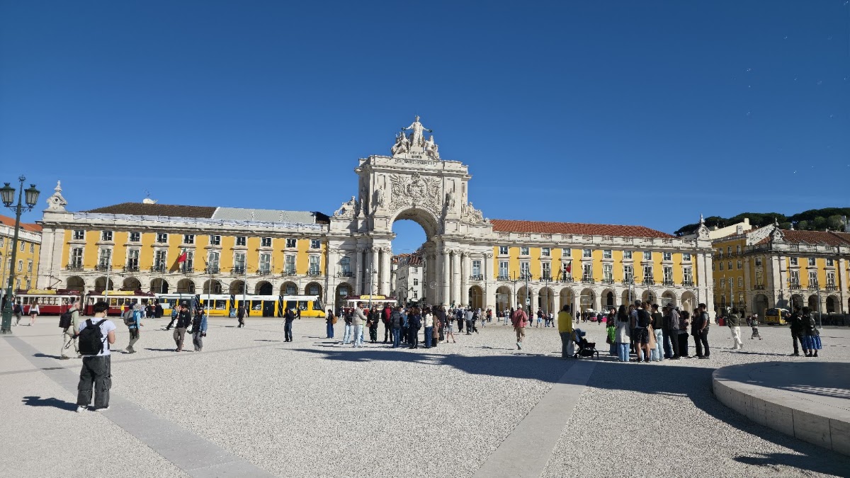 Praça do Comércio et Rua Augusta – Praça do Comércio, 1100-148 Lisboa, Portugal (photo 1)