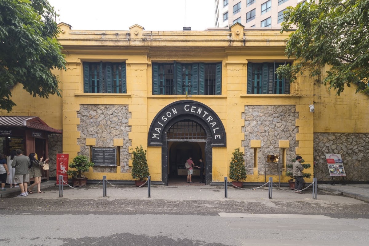 Prison de Hỏa Lò – 1 P. Hỏa Lò, Hoàn Kiếm, Hà Nội (photo 1)