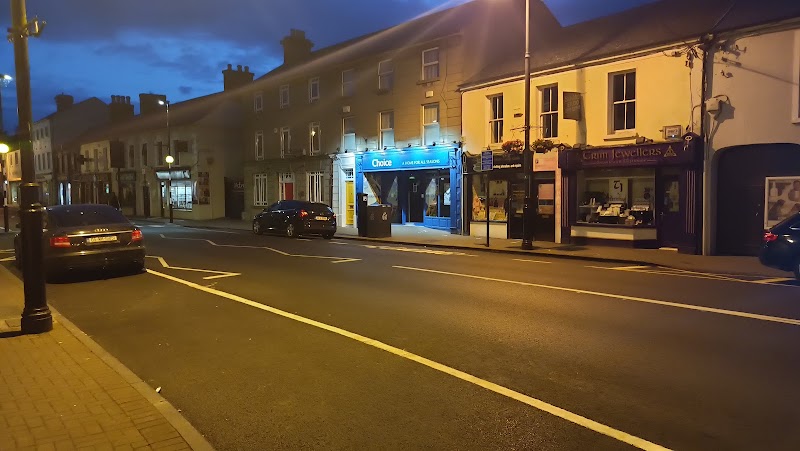 Púca Procession dans les rues de Trim – Market Street, Trim, Co. Meath, Irlande (photo 2)