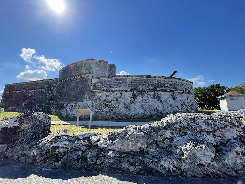 Queen's Staircase – Greenwich St, Nassau (photo 2)