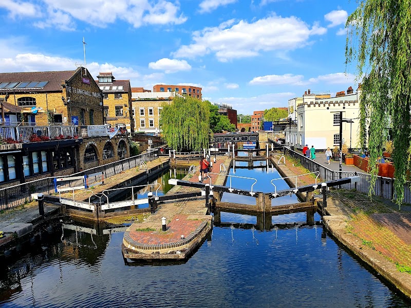 Regent's Canal Towpath – Regent's Canal Towpath, Camden Lock, London NW1 8AF (photo 2)
