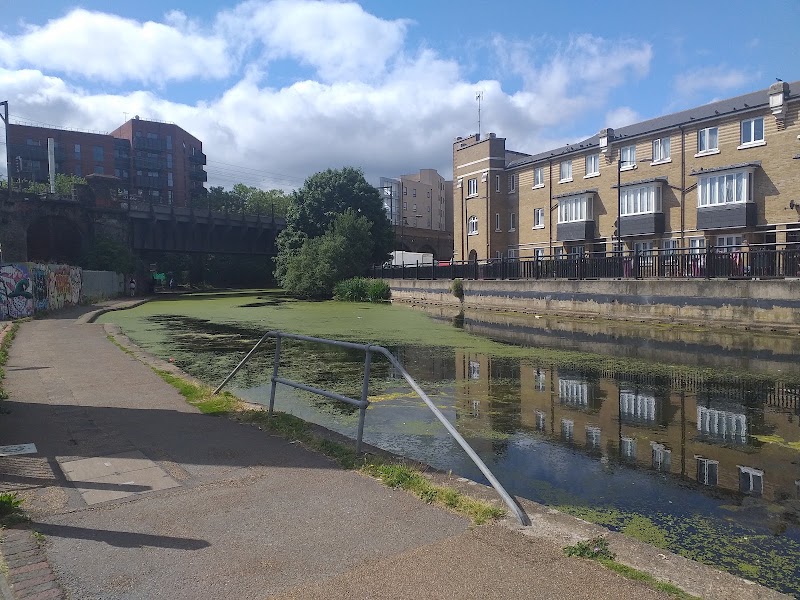 Regent's Canal Towpath – Regent's Canal Towpath, Camden Lock, London NW1 8AF (photo 3)