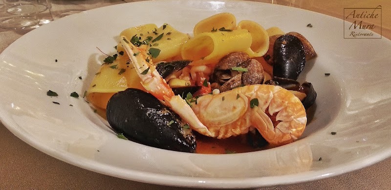 Restaurant Antiche Mura – Via Roma, 11, 70044 Polignano a Mare BA, Italie (photo 2)