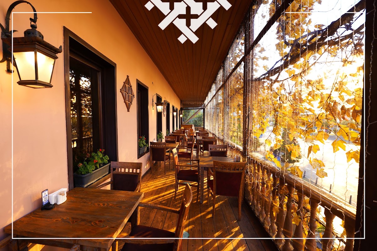 Restaurant Pasanauri – 17 Nikoloz Baratashvili St, Tbilissi 0105, Géorgie (photo 1)