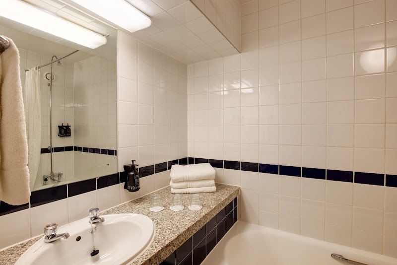 Royal National Hotel – 38-51 Bedford Way, Bloomsbury, London WC1H 0DG (photo 3)