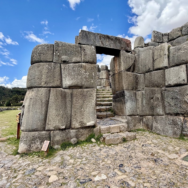 Sacsayhuamán – Parque arqueológico de Sacsayhuamán, Cusco 08002 (photo 2)