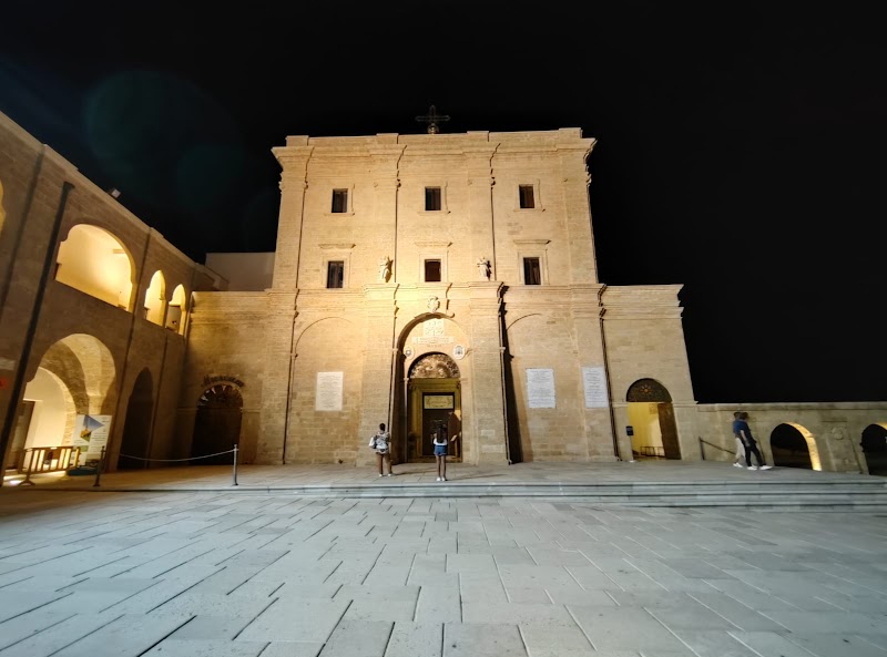 Santa Maria di Leuca, la fin des terres – Piazza Giovanni XXIII, 4, 73040 Santa Maria di Leuca LE, Italie (photo 2)