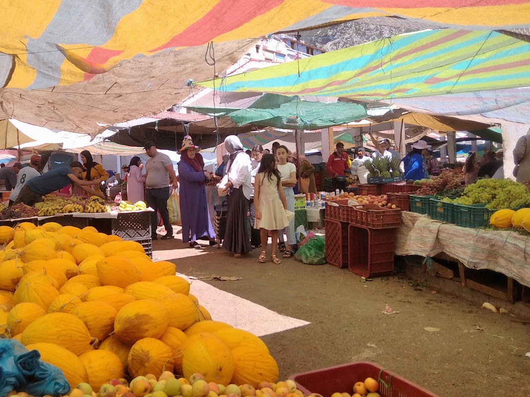 Souk hebdomadaire de Chefchaouen – Bab Souk, Chefchaouen, Maroc (photo 1)