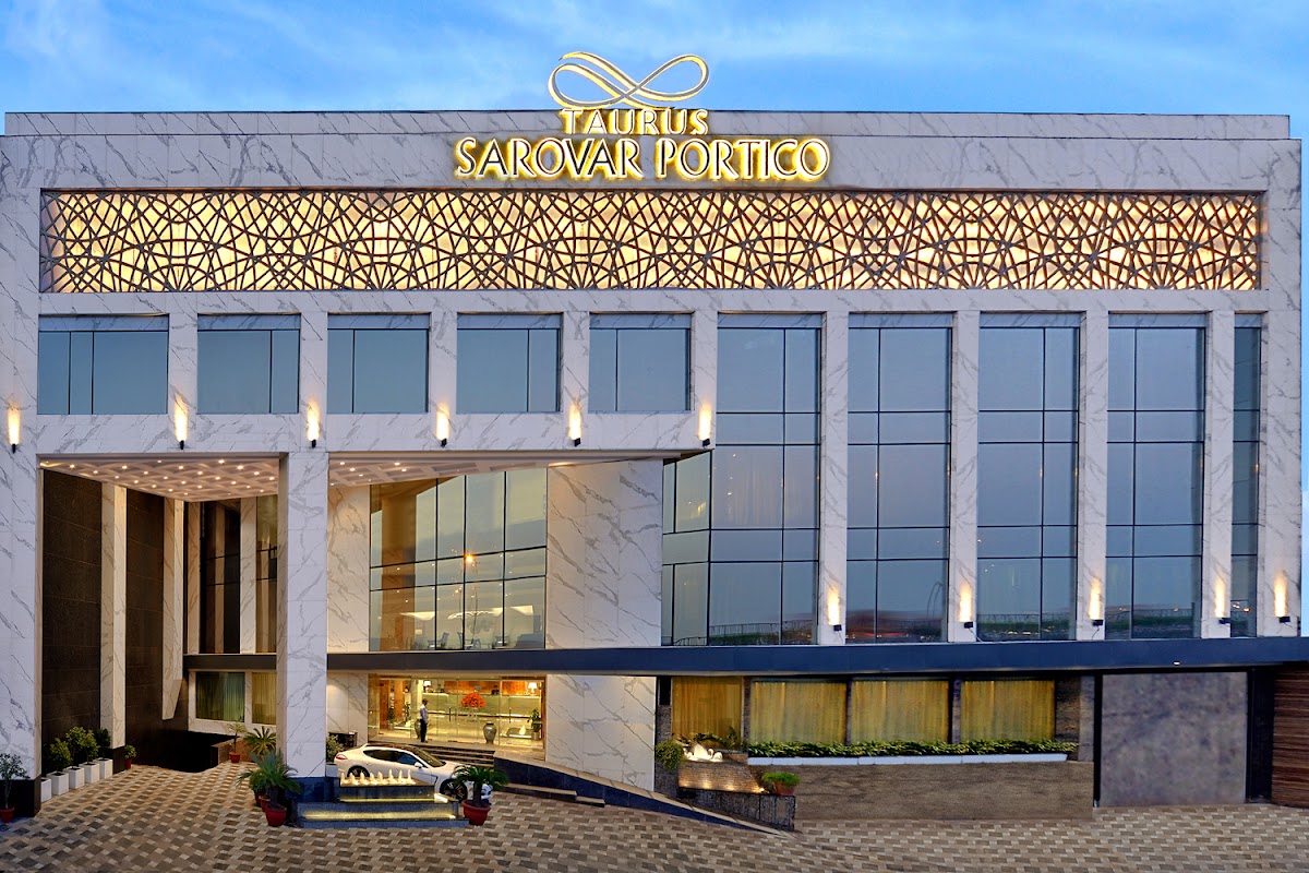 Taurus Sarovar Portico – Taurus Sarovar Portico, Igi Airport Rd NH-08, Mahipalpur Extn, New Delhi, Inde (photo 1)