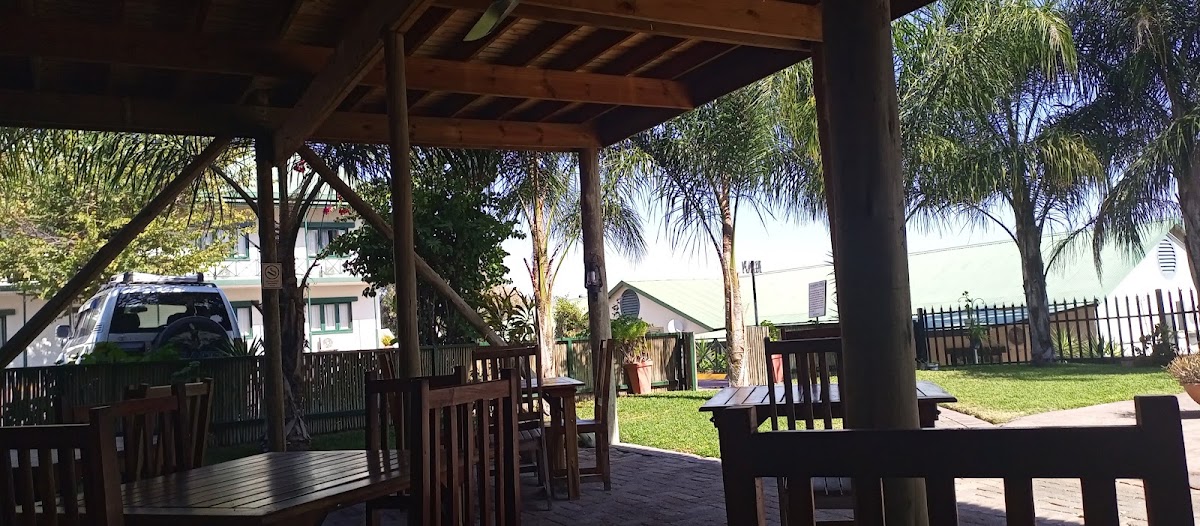 The Boma Restaurant & Riverview Bar – Plot 1471, Maun, Botswana (photo 1)