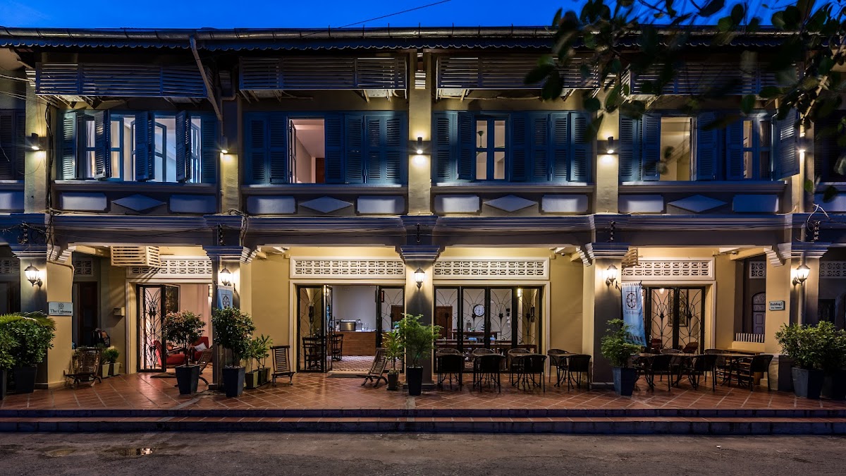 The Columns – Bord de rivière, vieux Kampot, Cambodge (photo 1)