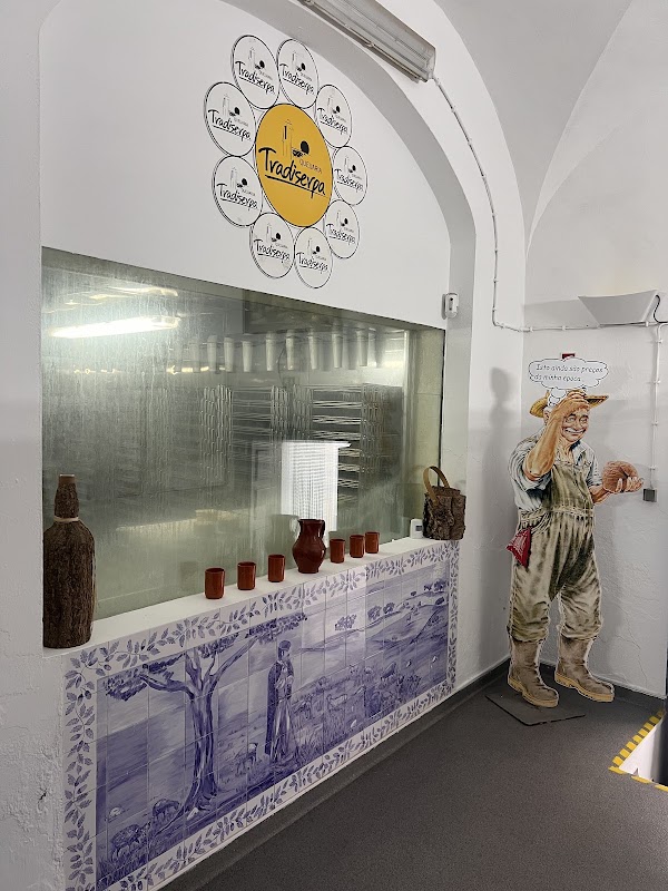 Tradiserpa, fromagerie de Serpa – R. dos Canos 6, 7830-412 Serpa, Portugal (photo 1)