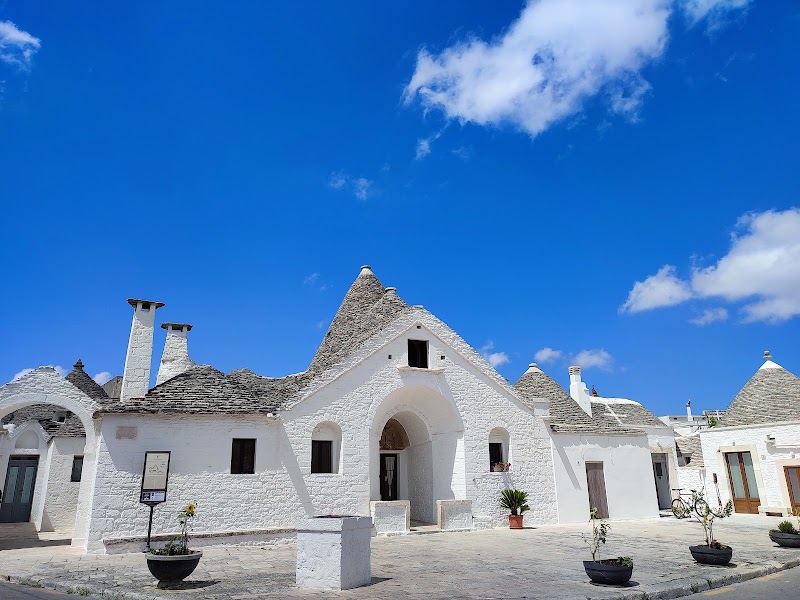Trullo Sovrano, Alberobello – Piazza Sacramento, 10, 70011 Alberobello BA, Italie (photo 2)