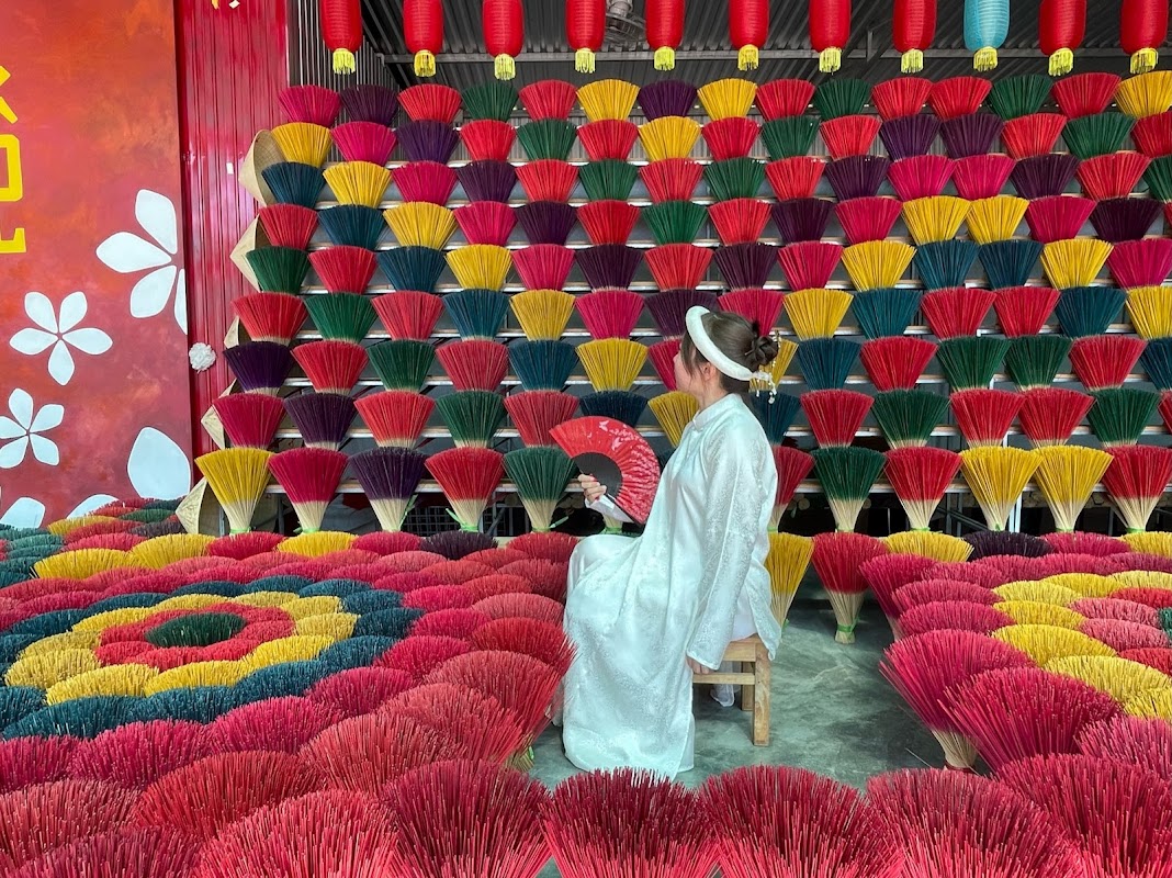 Village des bâtonnets d'encens de Thuy Xuan, à Hué – Thuy Xuan Incense-making Village, Huế, Vietnam (photo 1)