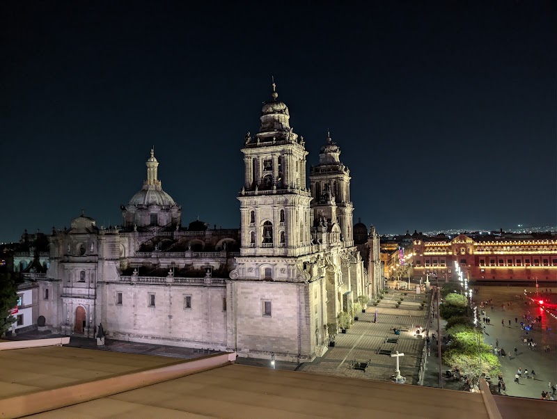 Zócalo, la place de la Constitution – Pl. de la Constitución S/N, Centro Histórico, Cuauhtémoc, 06010 Ciudad de México, CDMX, Mexique (photo 2)