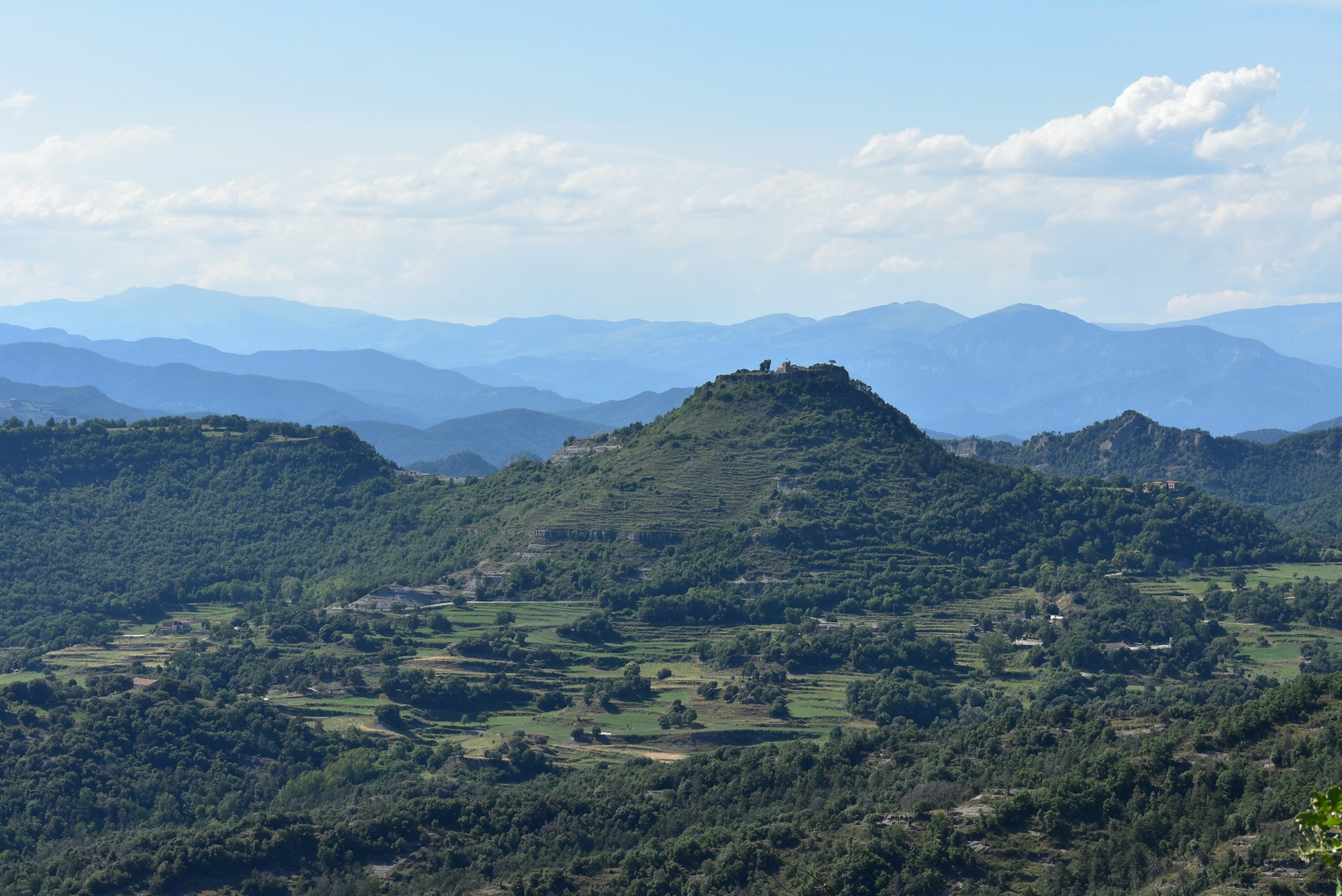 Sommets des Pyrénées, massif qui abrite l'observatoire du Pic du Midi de Bigorre