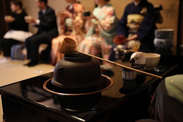 Kimono tea ceremony near Imamiya Shrine in Kyoto