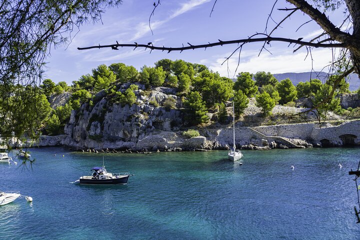 Paseo en barco por las Calanques desde Cassis en una salida desde Aix-en-Provence