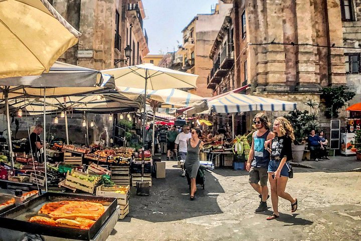 Passeggiata antimafia Addiopizzo nelle strade di Palermo