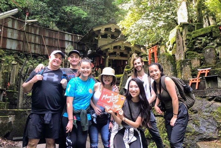 Hiking trail behind the Fushimi Inari torii gates in Kyoto