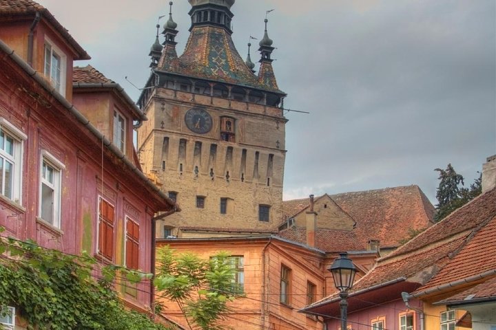 Torre dell'Orologio della cittadella di Sighisoara al tramonto