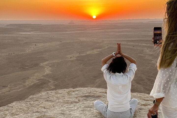 Bord du monde au coucher du soleil et réserve de gazelles, en 4x4 – Station de métro STC (ligne bleue), sortie 4, Al Wurud, Riyad 12216, Arabie saoudite (photo 3)
