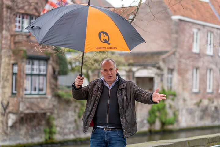 Bruges à pied avec un guide (photo 1)