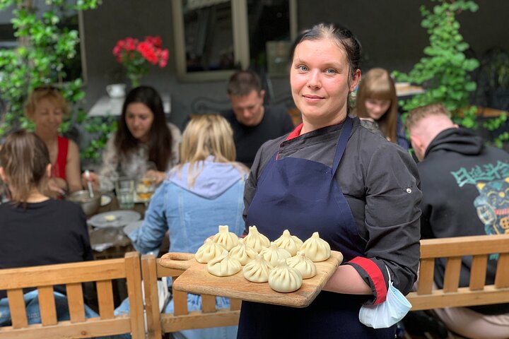 Cours de cuisine : khinkali et khachapuri – Restaurant Bunny, centre commercial Merani, 3e étage, rue Roustaveli, Tbilissi, Géorgie (photo 3)