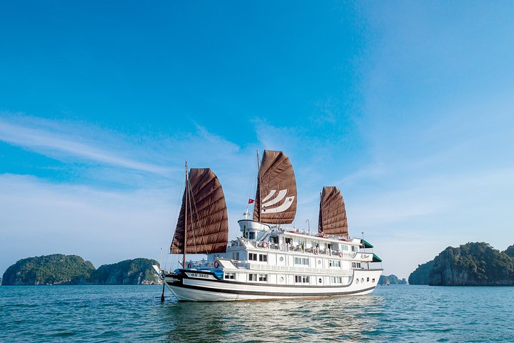 Croisière dans la baie d'Halong et la baie de Lan Ha, 2 jours 1 nuit (photo 1)