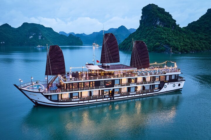 Croisière en baie d'Ha Long et baie de Lan Hạ, 2 jours 1 nuit – Prise en charge dans le vieux quartier de Hanoï, point de repli Opéra de Hanoï (photo 1)
