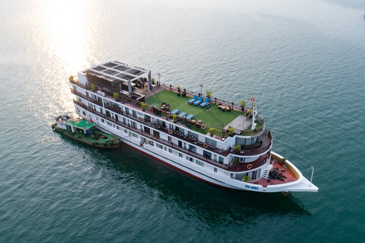 Croisière en baie d'Ha Long et baie de Lan Hạ, 2 jours 1 nuit – Prise en charge dans le vieux quartier de Hanoï, point de repli Opéra de Hanoï (photo 3)