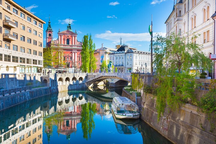 Croisière sur la Ljubljanica et visite guidée – Départ depuis le Triple Pont, Ljubljana (photo 1)