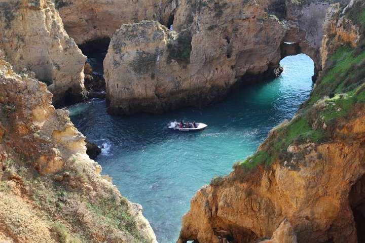 Grottes de Ponta da Piedade en bateau – Bureau BlueFleet, gare de Lagos, 8600-318 Lagos, Portugal (photo 3)
