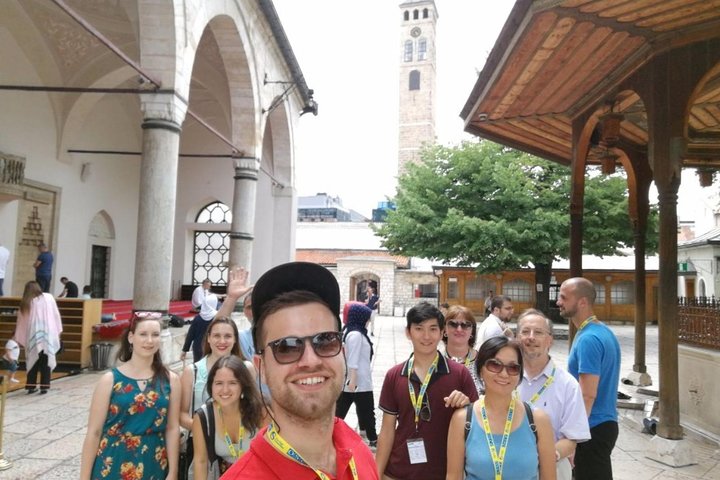 Sarajevo à pied avec un guide local – Velika avlija Laure Papo Bahorete 2, Sarajevo 71000, Bosnie-Herzégovine (photo 1)