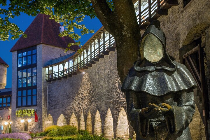 Visite guidée de la vieille ville de Tallinn – Raekoja plats 1, 10114 Tallinn, Estonie (photo 1)