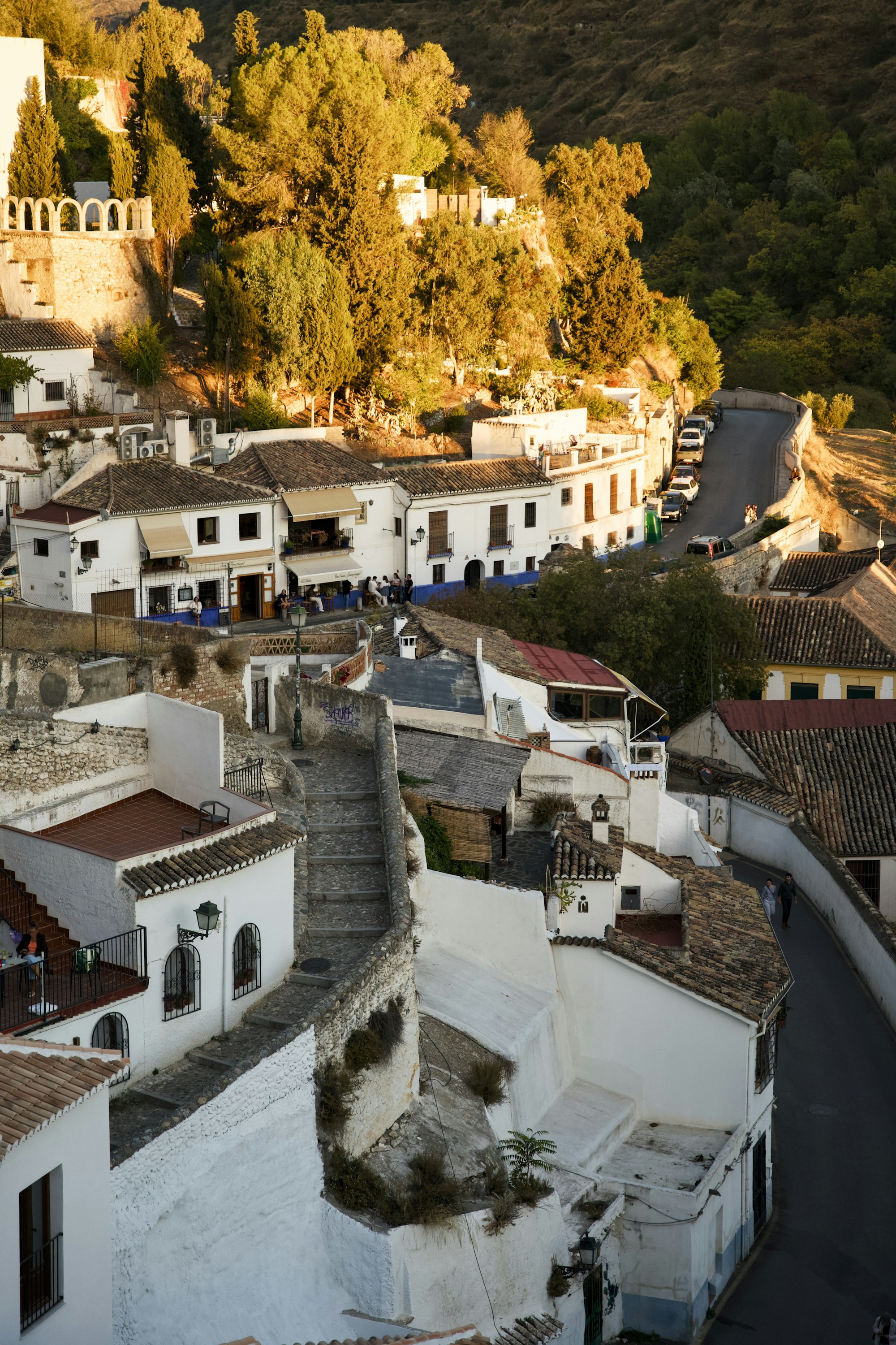 Ruelles blanches du quartier de l'Albaicín, sur la colline qui fait face à l'Alhambra