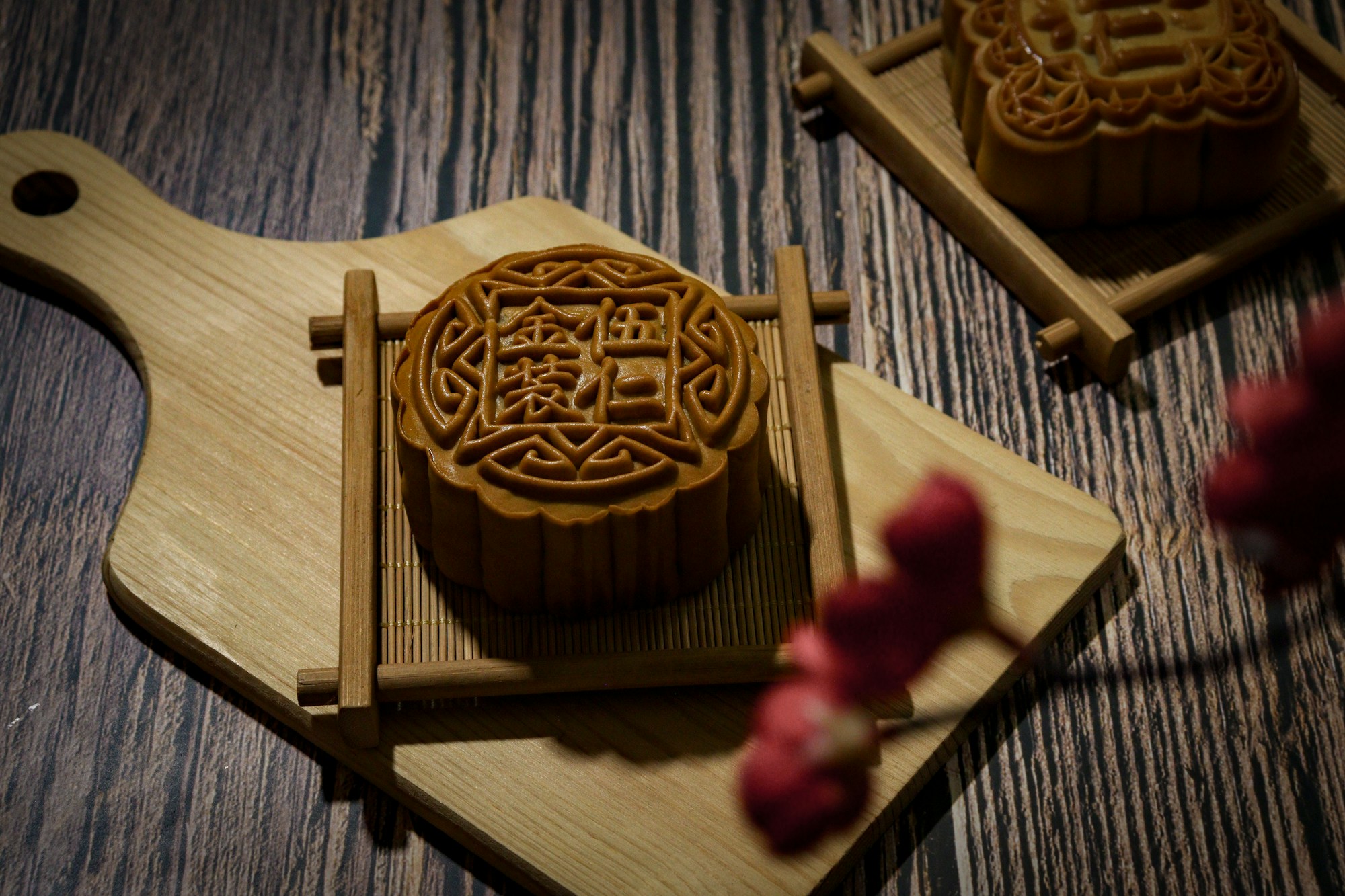 Geschenkbox mit traditionellen Mondkuchen für das Mondfest